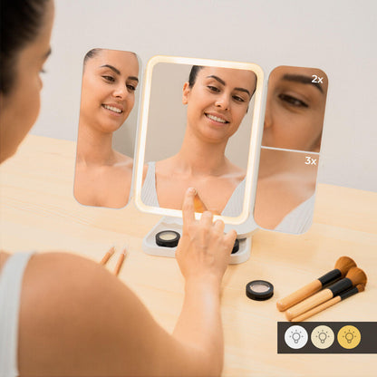 Espejo de Maquillaje Tríptico Recargable con Luz LED y Aumento
